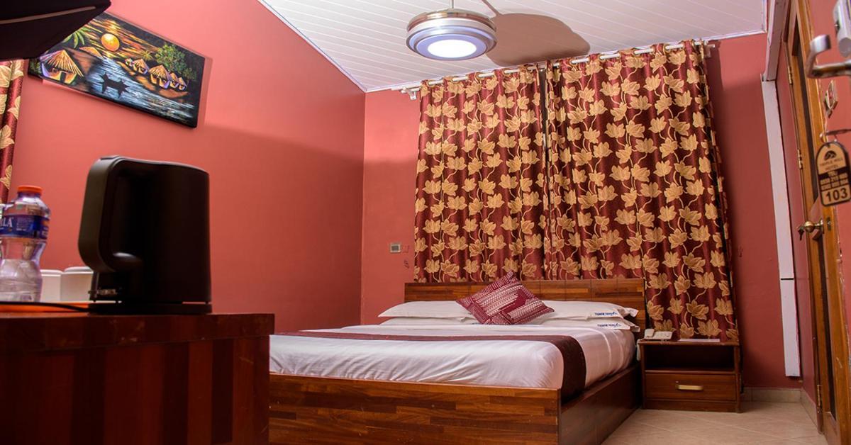 Triple Hill Hotel Weija Zewnętrze zdjęcie
