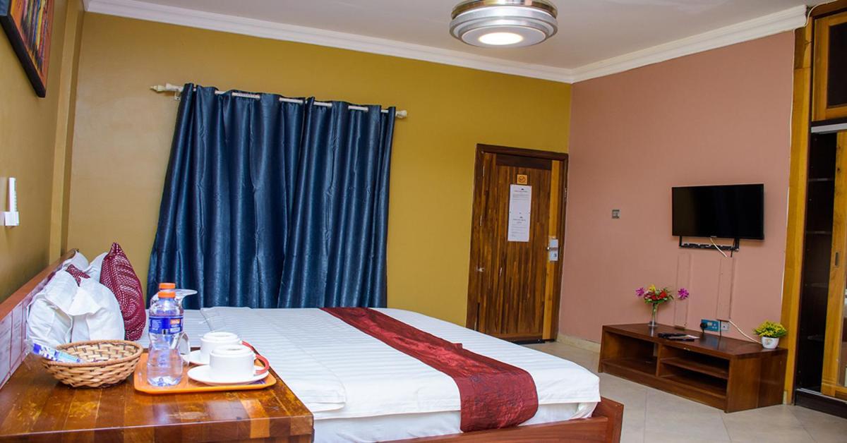 Triple Hill Hotel Weija Zewnętrze zdjęcie