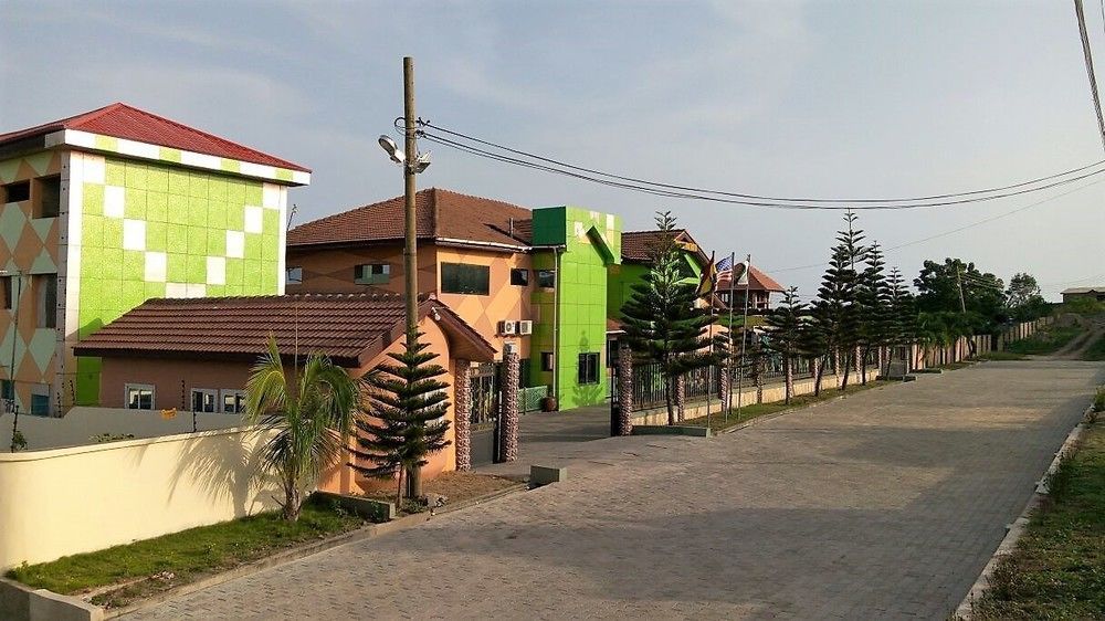 Triple Hill Hotel Weija Zewnętrze zdjęcie